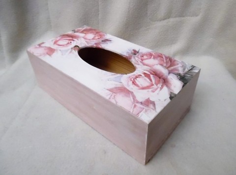 nová růže kapesníkovka květina fialová krabička kapesníky krabice květiny zátiší růže decoupage kytky ubrousek grunterka kapesník ubrousky 