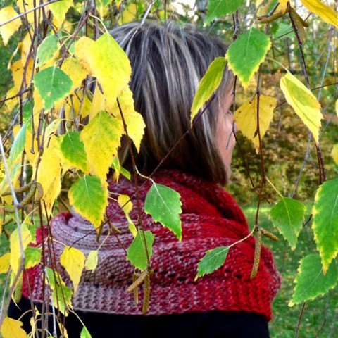 Vlněný nákrčník - do červena originální pletený certifikát zimní výrazný podzimní nákrčník efektní vlněný handmade exkluzivní teploučký 