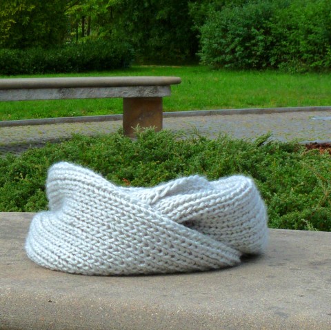 Pletený nákrčník - stříbrný zima elegantní pletený pletení šedá zimní šedý nákrčník handmade objemný 