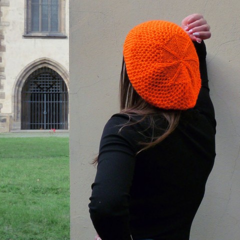 Pletený baret - orange originální oranžová jarní pletený baret pomeranč veselý podzimní originál čapka handmade baretka stylová orange stylový exkluzivní spadlá 