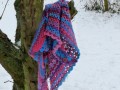 Háčkovaný šátek - růže na sněhu