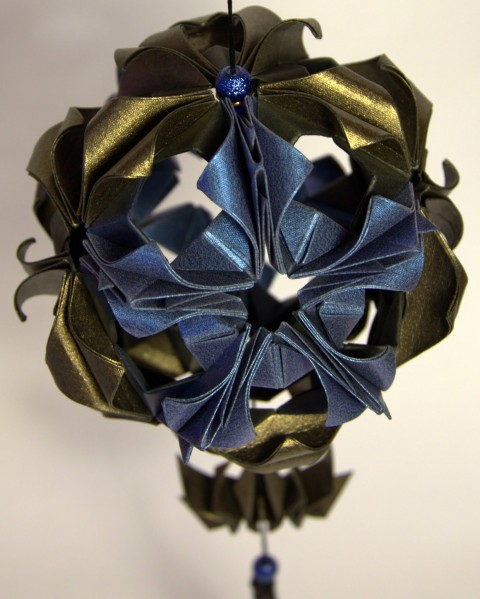 Modrý pavouk origami kusudama 