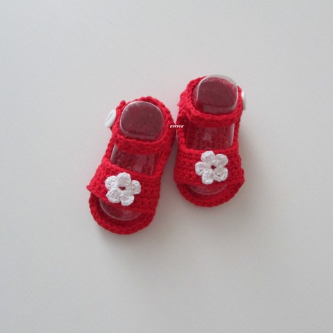 Sandálky červená děti holčička holčičí letní miminko léto háčkované holka vzdušné botičky knoflíček handmade lehoučké capáčky sandálky 