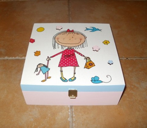 Krabička s holčičkou pro holčičku modrá holčička krabička krabice kytičky holka růžové šperkovnice pro holku 
