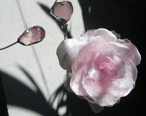 Něha...(Růženíny, organza) náhrdelník šperky květina cín růžová láska romantické organza nerez stříbrná růženín něžné originál klícka kvítek něha obruč organzový květ 