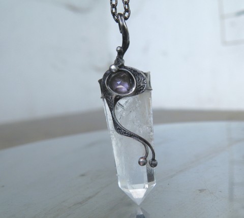 Elfský amulet...(Křišťál, Ametyst) náhrdelník šperky fialová černá křišťál ametyst patina stříbrná krystal čirá ticho amulet mlha broušený okamžik šperkový kámen 