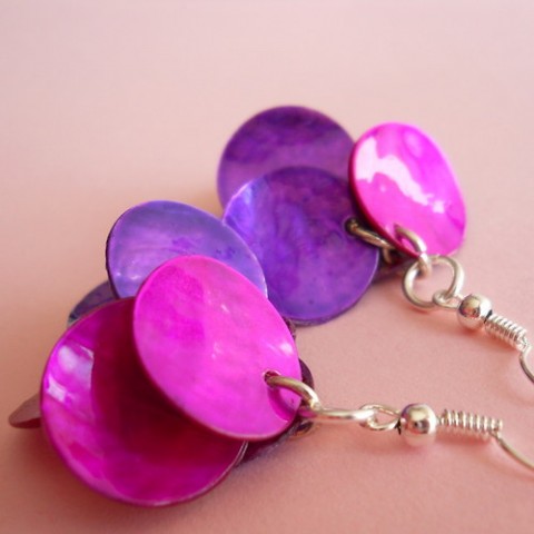 Fialovorůžové perlěťovky fialová růžová perleť jemné náušničky růžové fialková sladké trendy fialovorůžová kamarádce fialovorůžové rozkošné 