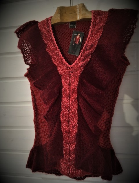 Tender in Bordeaux svetr originál handmade pletená móda 
