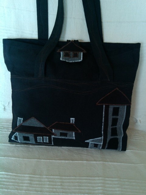 Handbag Browngrey village No140807 kabelka originální taška černá šedá úplet aplikace vesnice kostel handmade domy pletená móda hněhá nální 