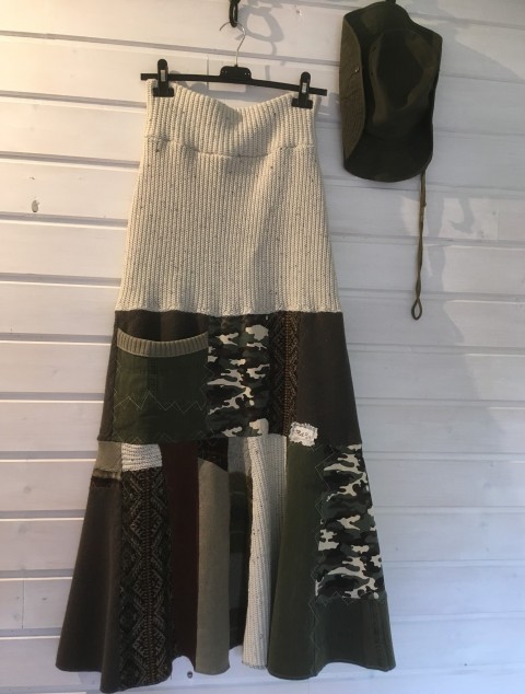 sukně krémovo - khaki - vys úplet zima podzim patchwork batika maxi jaro sukně úplet béžová khaki originál dlouhá káro kombinovaná denim džíny rifle norský vzor sešívaná maskáče kapse roztřepený 