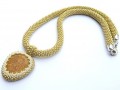 Zlatý náhrdelník s přívěskem
