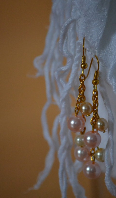 Perlovky na zlatém řetízku náušnice zlaté řetízky perlovky 
