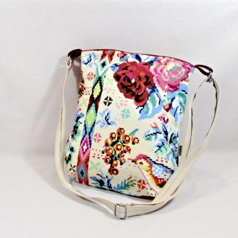 kabelka jako malovaná kabelka originální dárek taška ptáček jaro barevná malá kabelka 