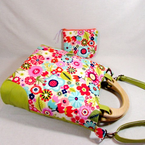 kabelka jarní kabelka dárek zelená taška jarní pestrá prostorná pestrobarevná pro ženu 