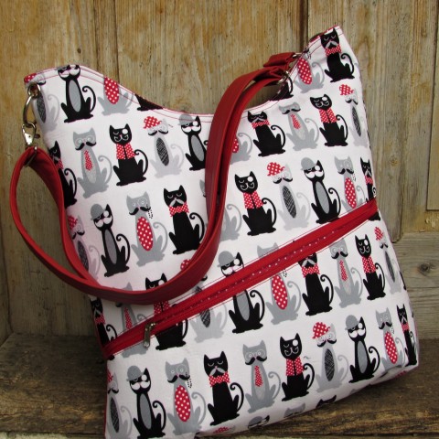 kabelka kočkatá kabelka doplněk červené zelená taška květina barevné letní kočka veselé kočky barevná kravata prostorná dovolená nákupní koženková výlet kombinovaná překlápěcí na pláž 