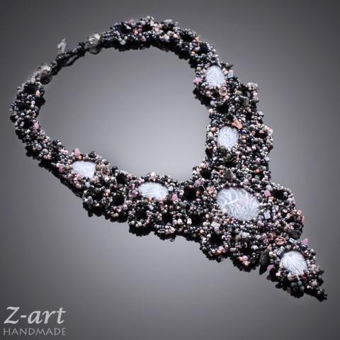 Larderello náhrdelník šitý luxusní luxus beadweaving královský 