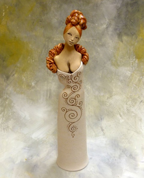Ornamentína - v bílých šatech dáma soška socha figurka 
