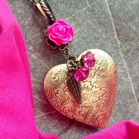 Růžový medailonek srdce růžová medailonek růžička 