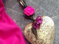 Růžový medailonek
