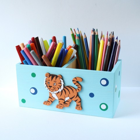 Tužkovník s tygrem tygří dárek tygr dětský dětské stojánek tužkovník safari tygřík pro děti pro kluky na pastelky na tužky na psací stůl pastelkovník pro kluka s tygrem s tygříkem 