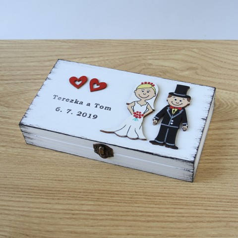 Svatební krabička na peníze dřevěná srdíčko krabička krabice srdíčka svatba jemná valentýn malovaná svatební ozdobná nevěsta ženich dar love na peníze z lásky novomanželé se srdíčky na blahopřání 