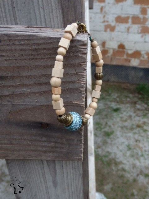 Náramek s keramickou kuličkou dřevěný náhrdelník přírodní něžný 