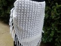 Letní bílý krajkový háčkovaný šátek