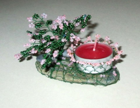 Za planou růží dekorace korálky svícen drátky svícínek čajová svíčka 