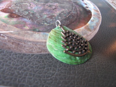 Náhrdelník s mušlí... šperk náhrdelník šperky zelená mušle bižuterie drátek náhrdelníky sady mušlička šperkařství 
