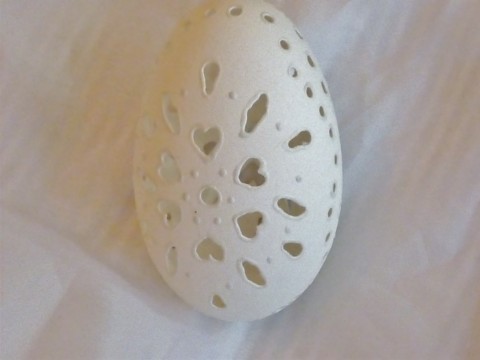 Husí kraslice madeirová- srdíčka dekorace vosk jaro bílé velikonoce vejce kraslice vrtané madeirové 