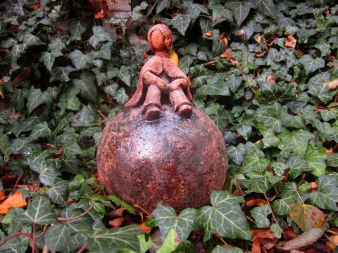 Malý princ (menší) koule keramika plastika interiér zahrada malý princ 