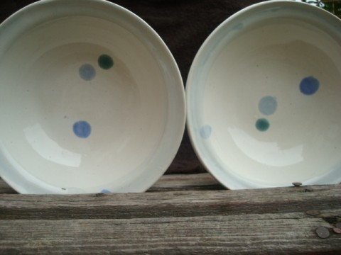 talíře puntíčky, hluboké keramika talíř bílá kapka puntíč 