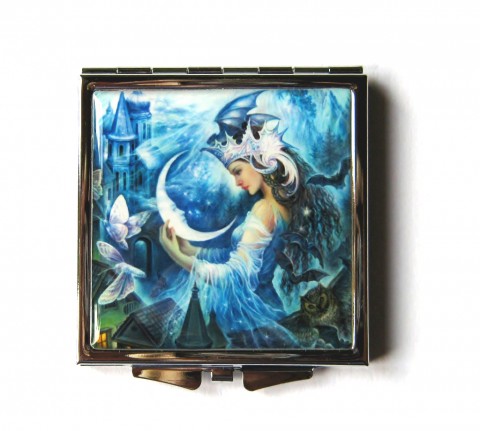 Nykta - bohyně noci. kabelka šperk kov originální doplněk barevné veselé hravé ozdoba jemné modré módní motiv něžné noc lůžko zrcátko zajímavé drobnůstky 