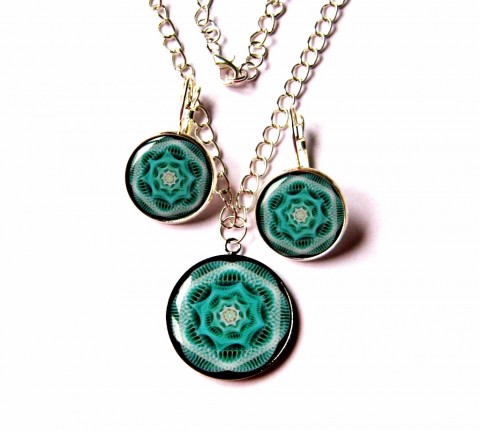 Mandala-barva zelená utěšuje šperk přívěsek kov originální doplněk zelená náušnice barevné ornament černá veselé hravé ozdoba visací jemné řetízek módní stříbrná motiv něžné lůžko mandala zajímavé okrasa drobnůstky 
