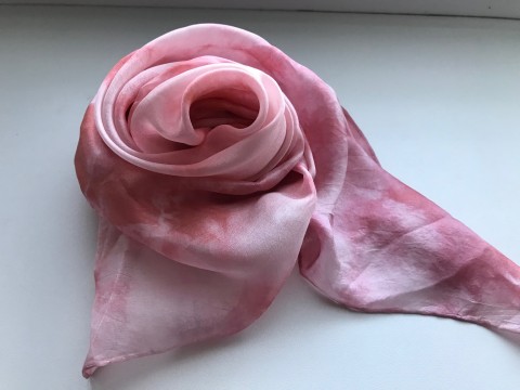 Hedvábný šátek Růže batika růže červený shibori šátek hedvábný 