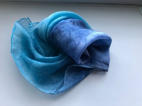 Šátek Fialka Tyrkys variace modrý batika hedvábí fialový šátek 