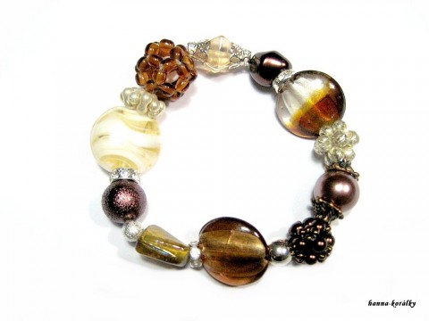 Hnědý náramek II. náramek originální korálky vinutky šité luxusní perly vinuté bižuterní jedinečný pružný komponenty gumičce pružence 