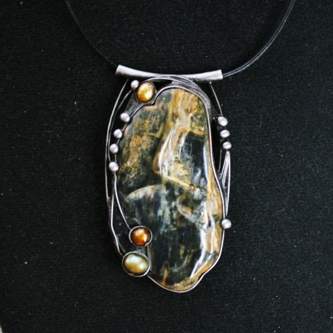 Z dávných časů  (zkamenělé dřevo) šperk kámen říční perly zkamenělé dřevo araukarit 