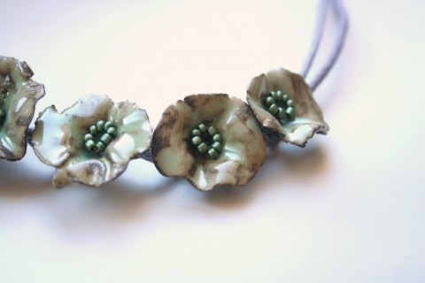 náhrdelník suché květy do zelena náhrdelník květ rozkvetlý 