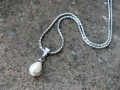 Přívěšek - Kapka říčních perlí