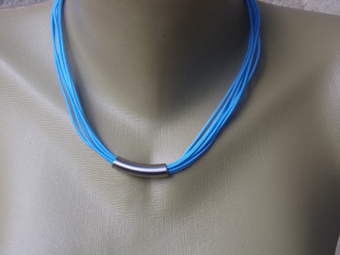 Náhrdelník modrý se spirálkou náhrdelník modrá nerez jednoduchost 