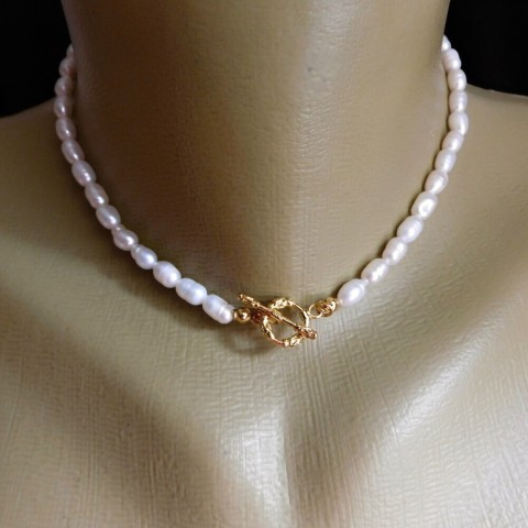 Náhrdelník- malé bílé perličky náhrdelník nerez americké zapínání bílé perličky 