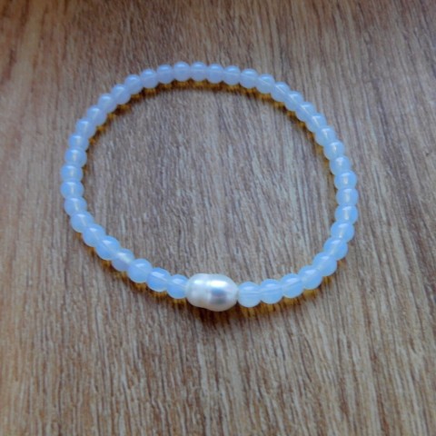 Náramek - opalitový s bílou perlou náramek nerez perla polodrahokamy opalit 