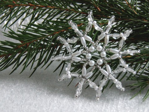 Hvězda - bílá/stříbrná VAN08 dekorace originální korálky vánoce sklo vánoční hvězda ozdoba stříbrná třpytivá rokajl čirá vločka tvarovky 
