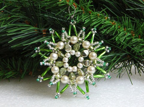 Vánoční hvězda - VAN75 dekorace originální korálky zelená vánoce sklo vánoční hvězda ozdoba stříbrná třpytivá rokajl smetanová čirá vločka tvarovky 