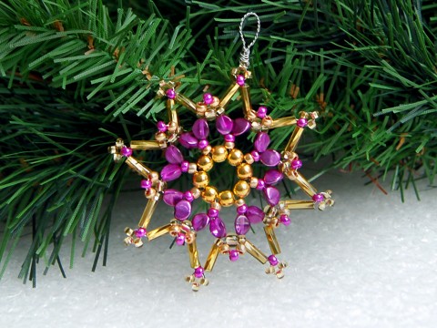 Vánoční hvězda - VAN100 dekorace originální korálky vánoce sklo zlatá fialová růžová vánoční hvězda ozdoba třpytivá rokajl fuchsiová vločka tvarovky 
