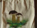 Ručně malovaný pytlík na suš.houby