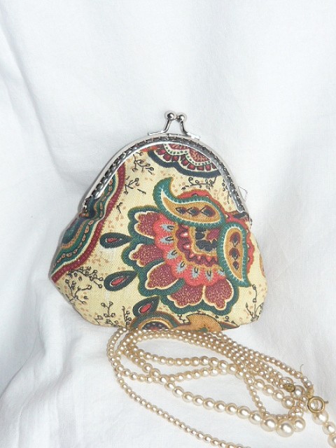 kabelička kabelka peněženka patchwork batika růže retro kasička drobnosti kapsička mobil brýle mandala deštník etikety rtěnka 