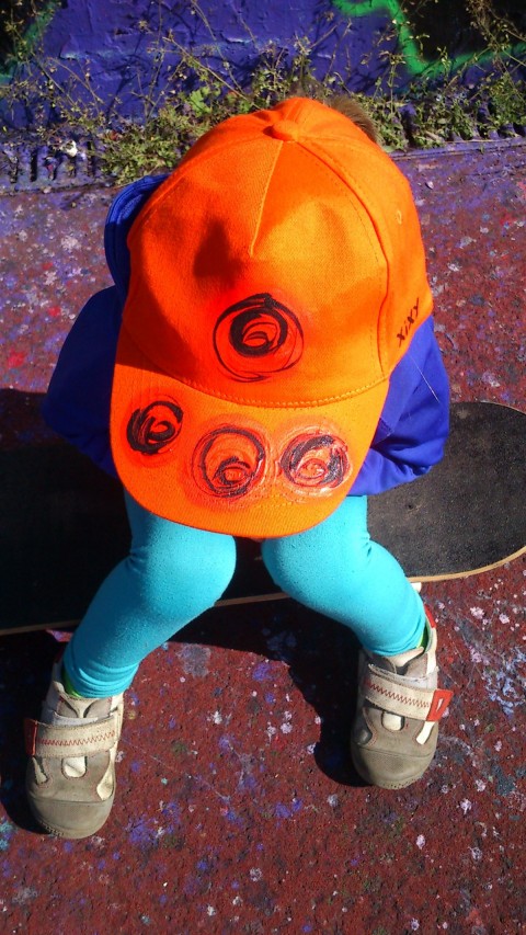 Kroužím a kroužím... originální oranžová kšiltovka skate dětwská 