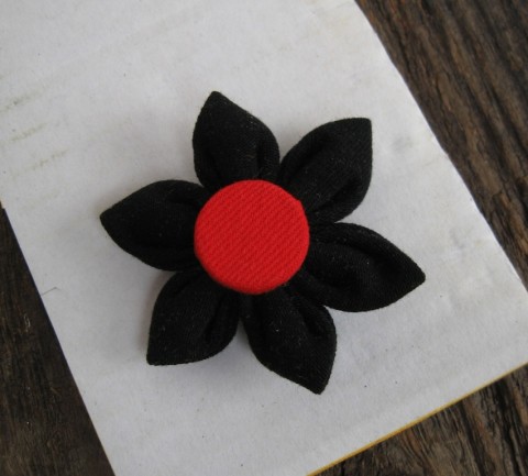 Kanzashi brož brož květina černá kanzashi kanzaši 